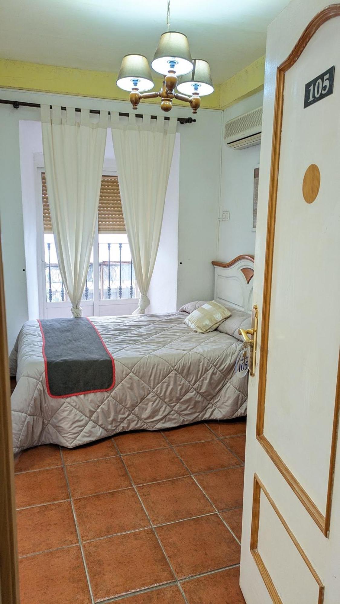 Hotel Las Palmeras By Vivere Stays Zafra Esterno foto