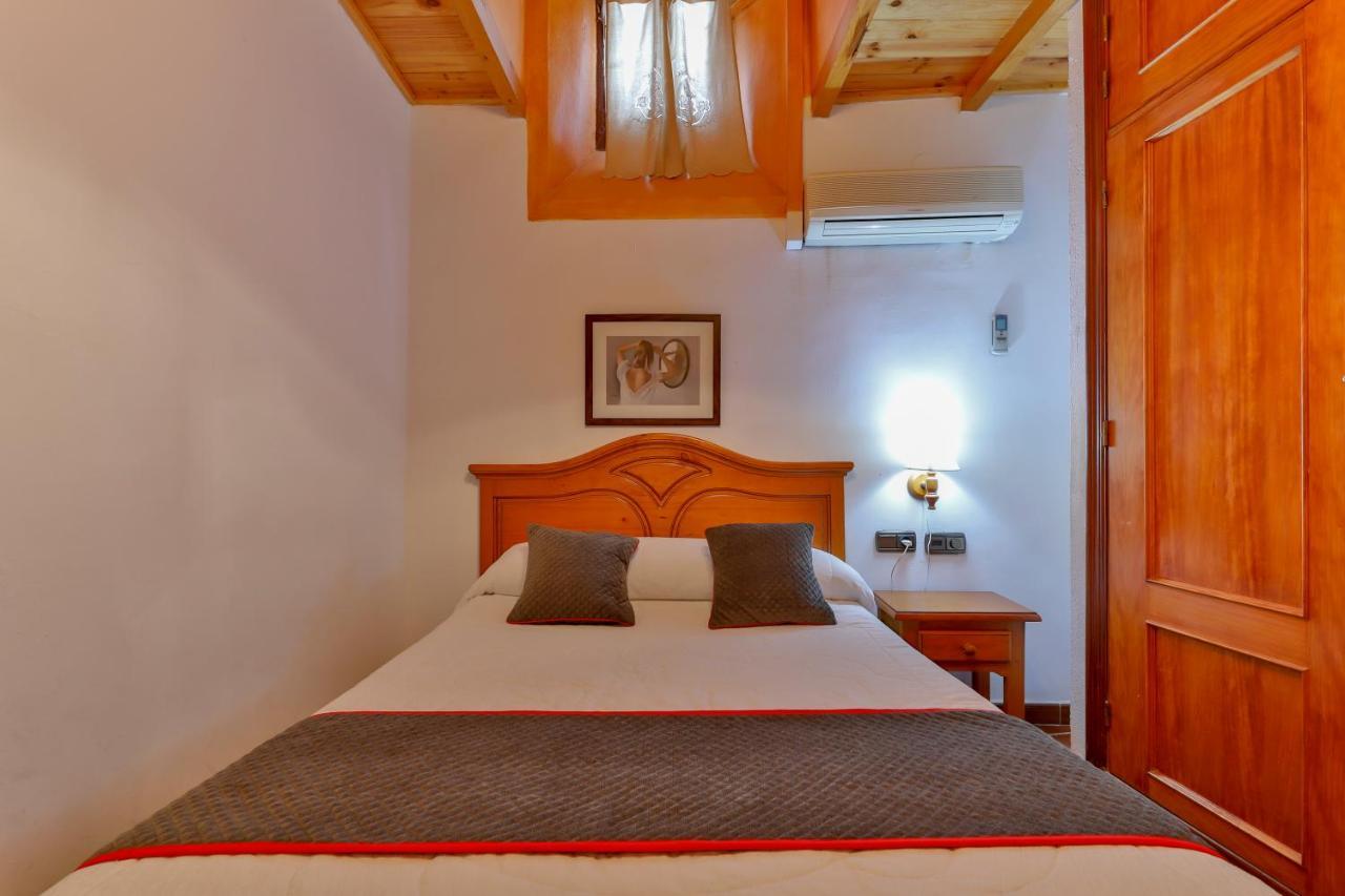 Hotel Las Palmeras By Vivere Stays Zafra Esterno foto