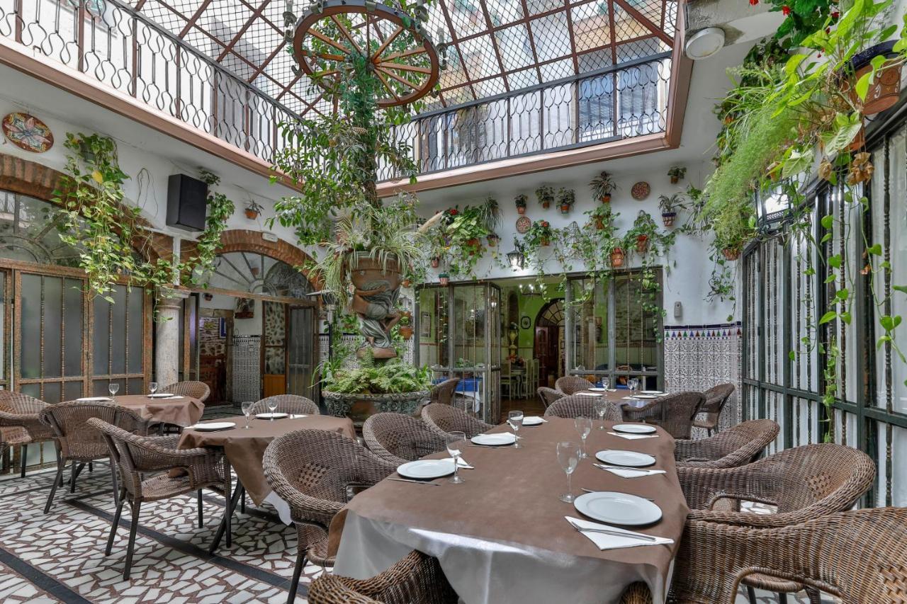 Hotel Las Palmeras By Vivere Stays Zafra Esterno foto